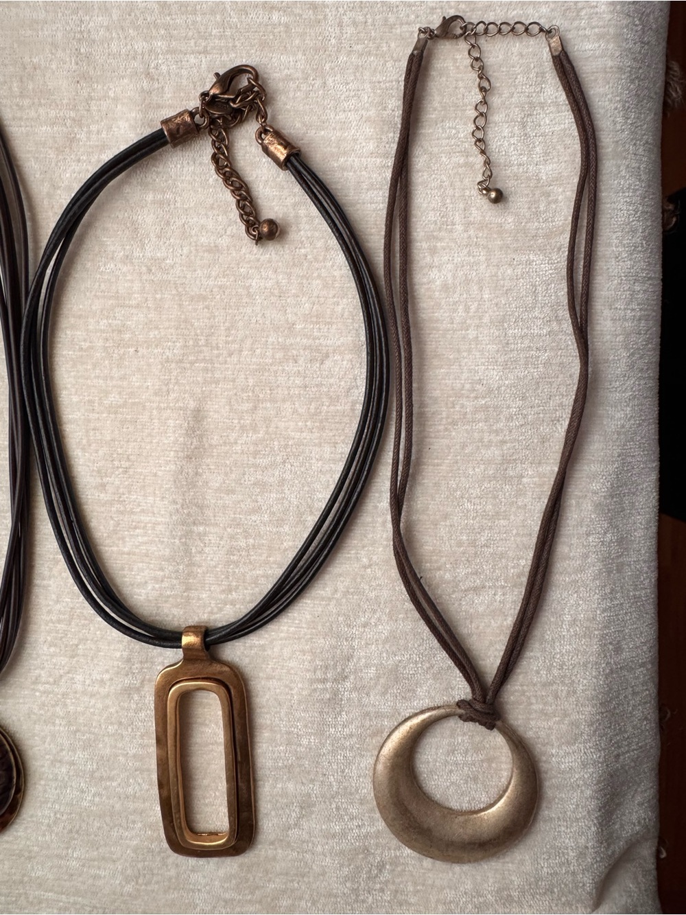 Random 8pc Y2K Style Necklace Bundle - Picture 3 of 10